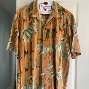 Tommy Bahama 100% silk Like NEW